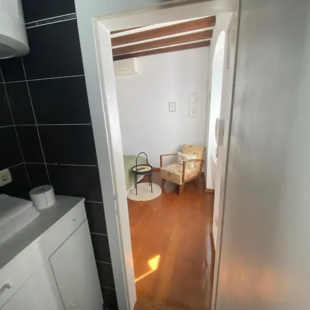 ドスト ハウス スタジオ アパート