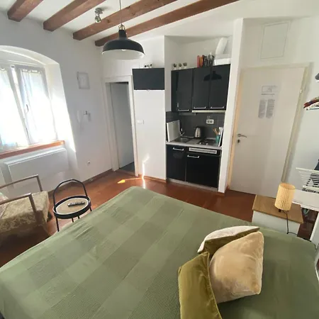 ドスト ハウス スタジオ アパート スプリト