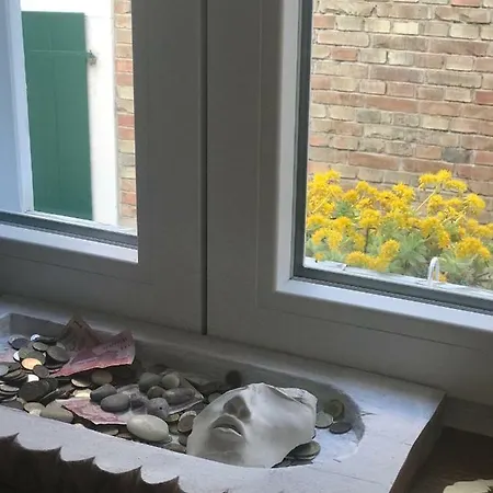 ドスト ハウス スタジオ アパート *