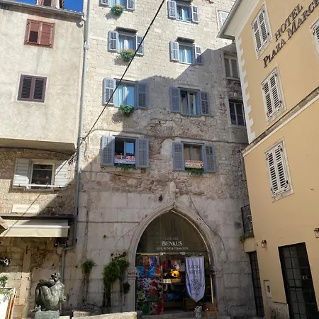 Dosud House