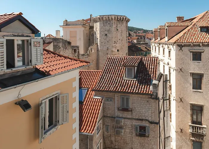 Апартаменти Dosud House