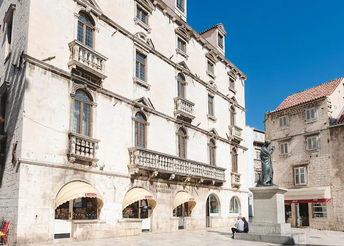 Апартаменти Dosud House *